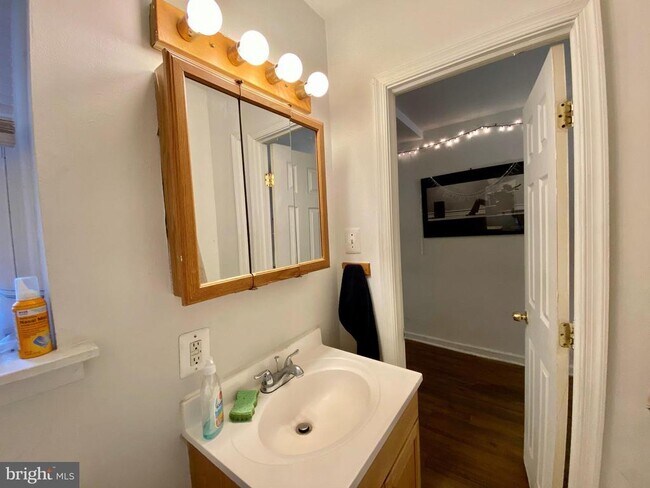 Building Photo - 3210 Haverford Ave