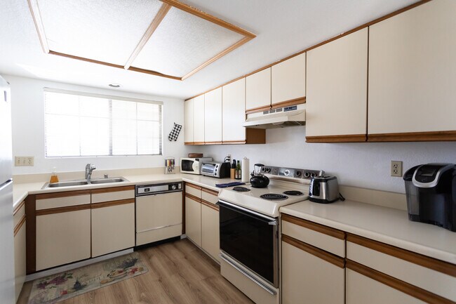 Building Photo - 505 S Farrell Dr