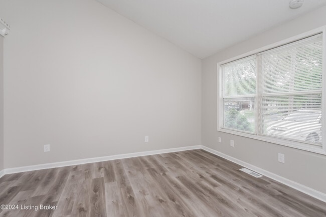 Building Photo - 156 Hackberry Ln