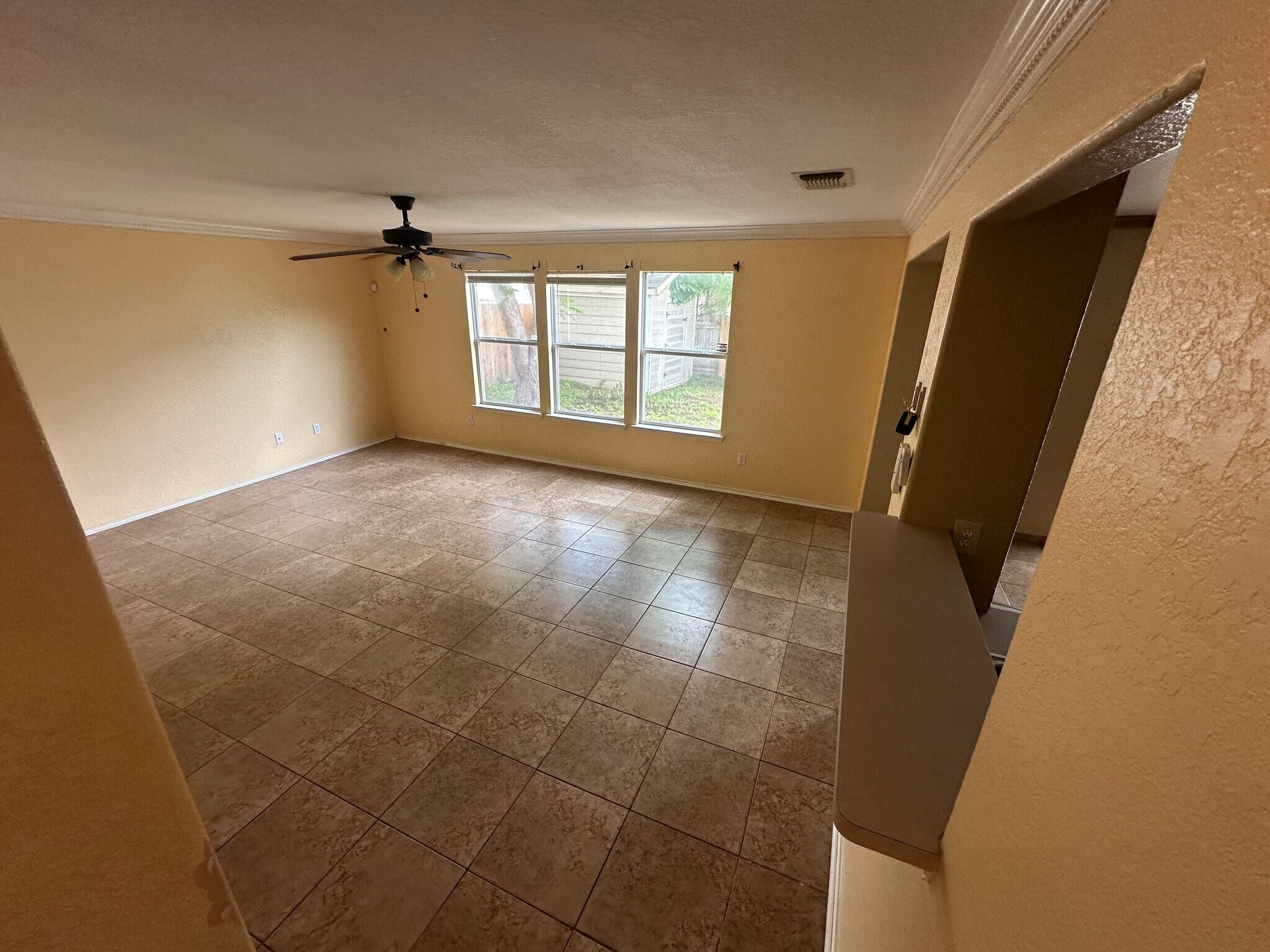 Building Photo - 9426 Santa Fe Ridge