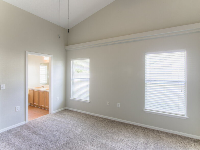 Building Photo - 1051 Woodsong Way