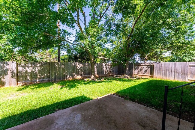 Building Photo - Beautiful 4 bedroom, 2 bathroom home in Round Rock!