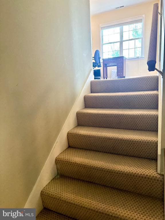 Building Photo - 102 Jl Thompson Dr