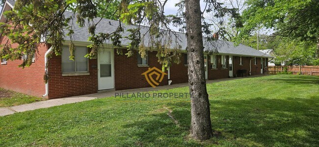 Building Photo - Renovated 1 Bedroom at Campbell Apartments Near Downtown Available Now!
