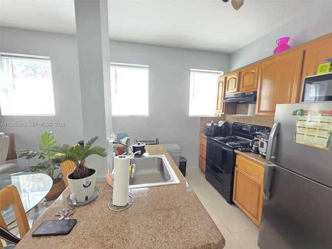 Building Photo - 1027 Pennsylvania Ave