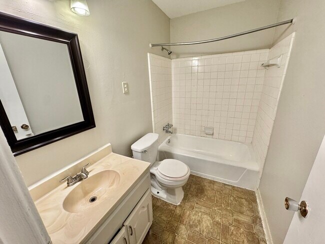 Building Photo - 5129 Kittie Lee Ln