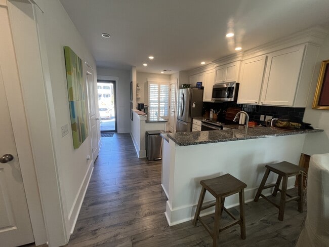 Building Photo - 16 Old Stoney Ln