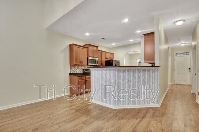 Building Photo - 113 Macalester Dr