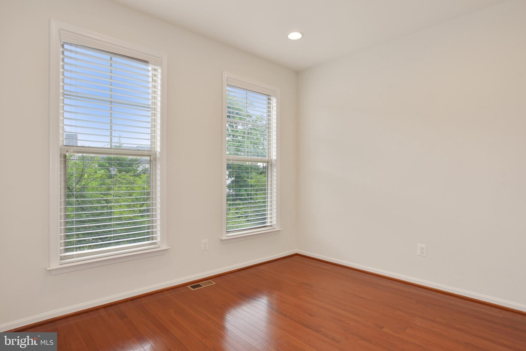 Building Photo - 42714 Ogilvie Sq