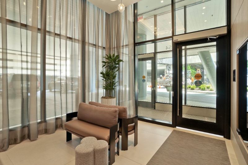 Building Photo - 370 N Desplaines St