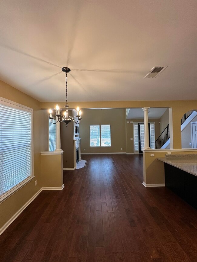 Building Photo - 1354 Island Pl E