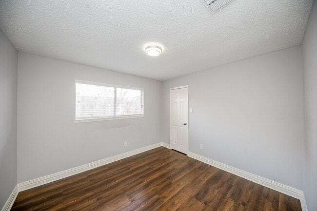 Building Photo - 451 Gentilly Dr