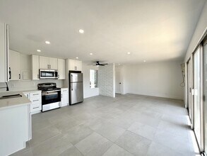 Building Photo - AVAILABLE NOW! NEWLY RENOVATED 1 Bedroom 1...