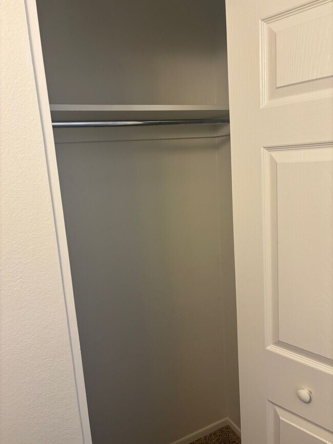 Building Photo - Updated 3bd/2.5ba Townhome in Lakewood
