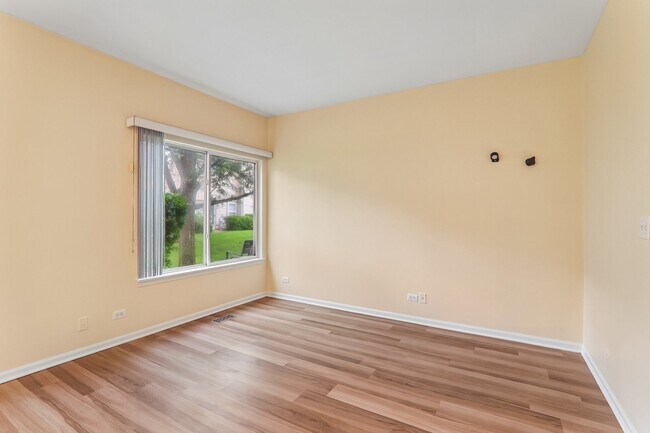 Building Photo - 984 Park Hill Cir