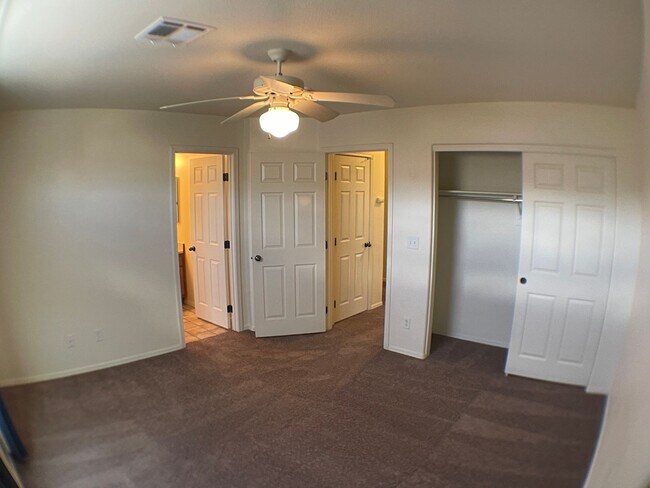 Building Photo - Spacious 3BR Townhome in Bellemont | Fenced Yard + 2-Car Garage