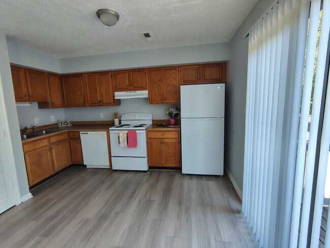 Building Photo - 16 Duiguid Dr