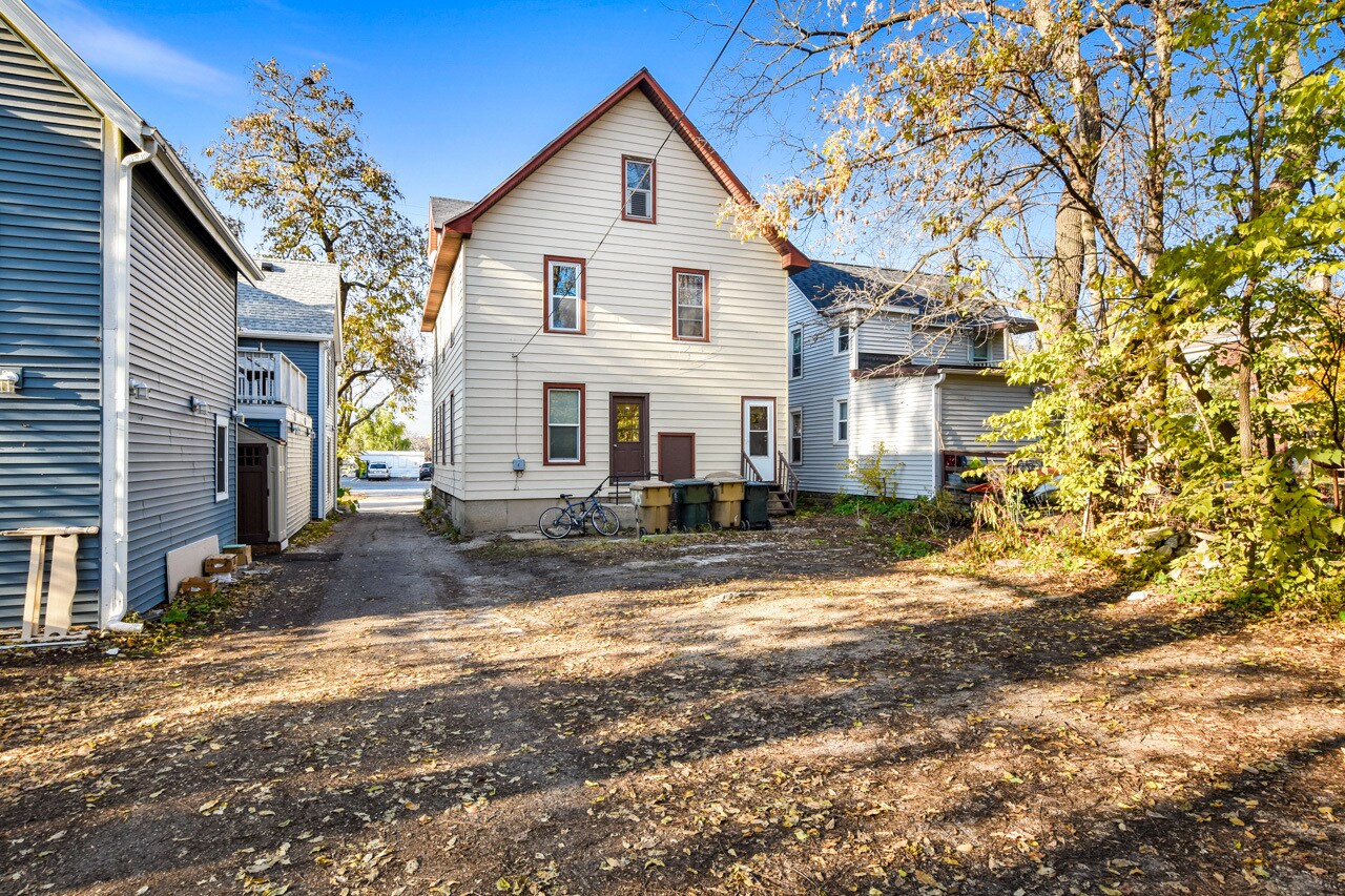 Building Photo - 1135 Williamson St