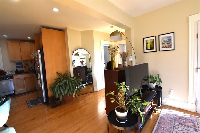 Building Photo - 59 Sacramento St