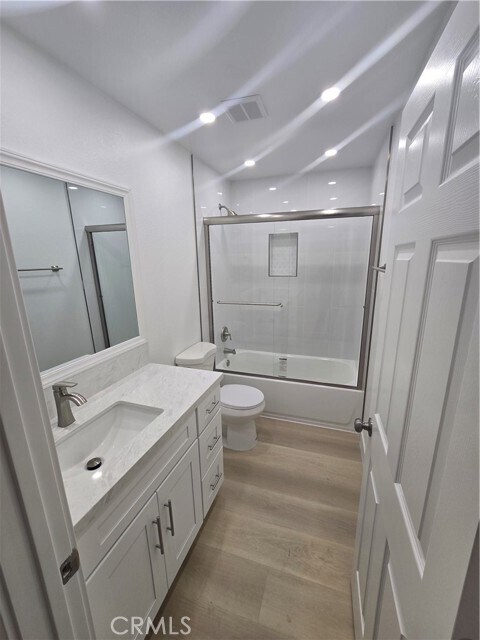 Building Photo - 220 12th St