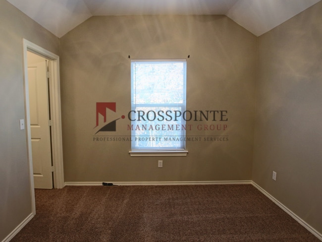 Building Photo - Beautiful 2 Bed 1.5 Townhome in Lindale ISD! Tour Today!