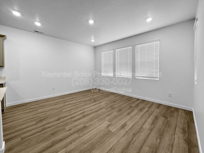 Building Photo - 4120 W Perspective St