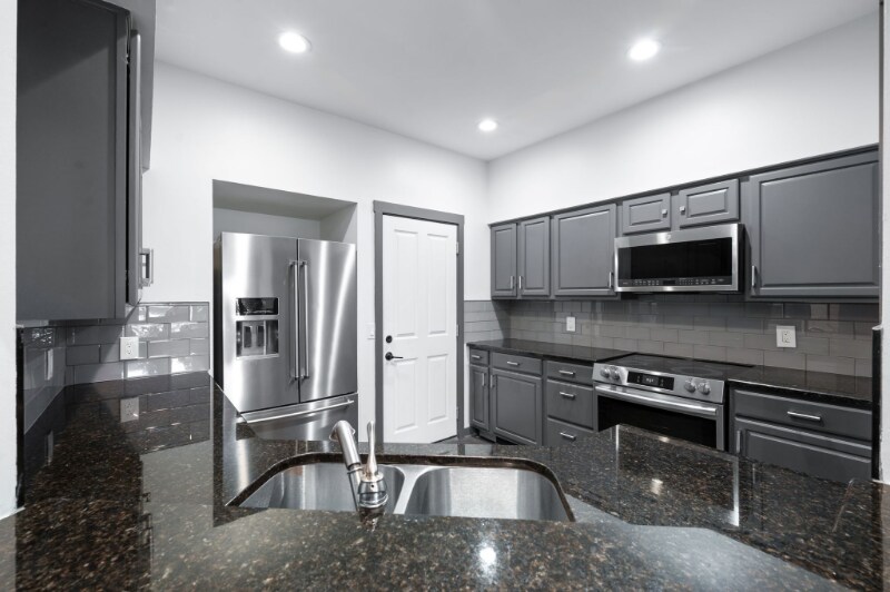 Building Photo - 700 Harpeth Trace Dr