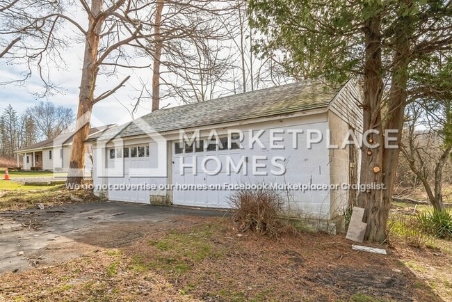 Building Photo - 189 Chapman Lake Rd