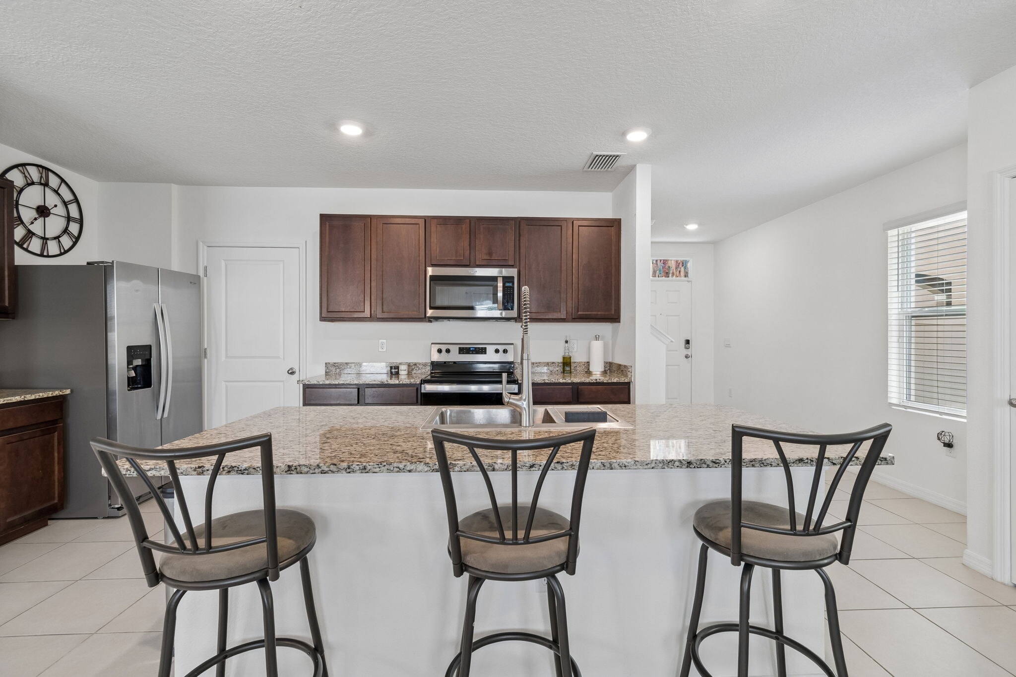 Building Photo - 17053 Oval Rum Dr
