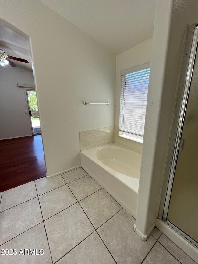 Building Photo - 5023 W Kristal Way