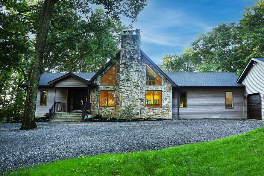 Building Photo - 314 Bear Hollow Rd