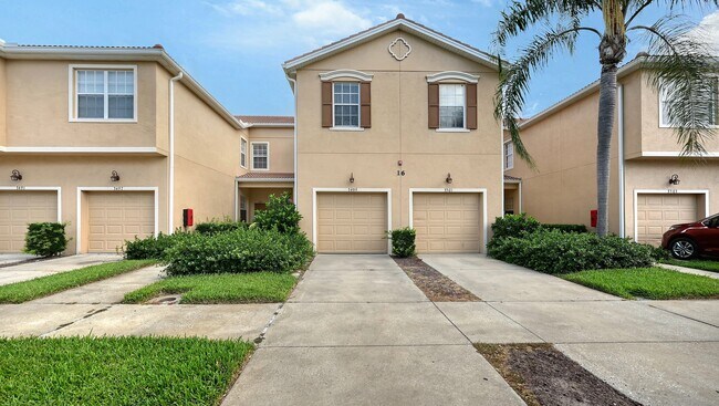 Building Photo - 3499 Parkridge Cir