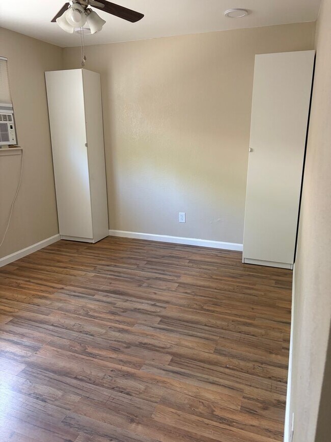 Building Photo - 210 Rawhide Way