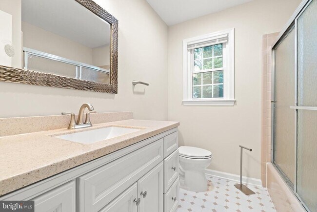 Building Photo - 1830 Clifdale Ct