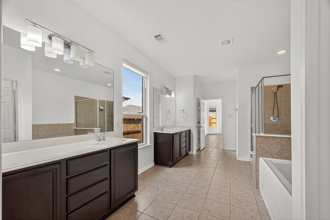 Building Photo - 13019 Foxwood Creek Ln