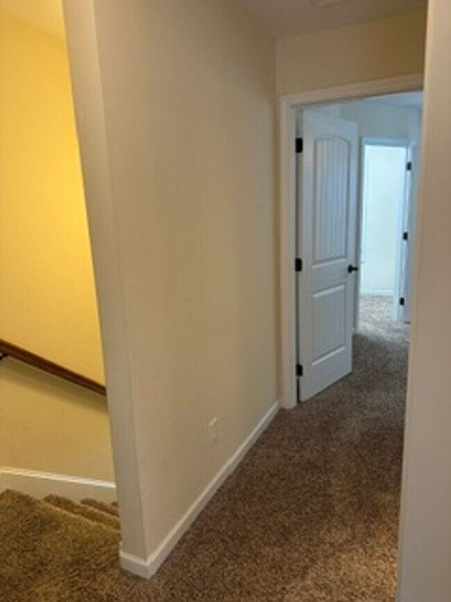 Building Photo - Maryville 37803 - 3 bedroom 2.5 bath home - Call Debra Johnson (865) 591-8281