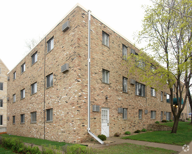 Building Photo - 2085 Grand Avenue Apartments