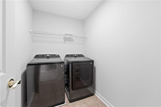 Building Photo - 2871 Belfaire Lake Dr