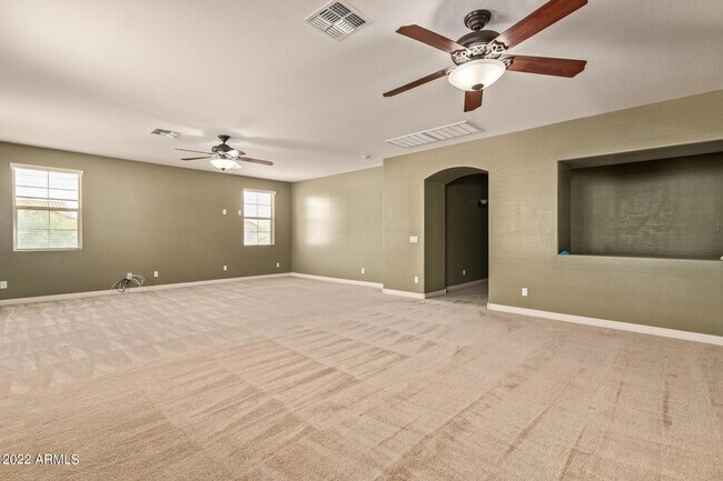 Building Photo - 3144 E Lynx Way