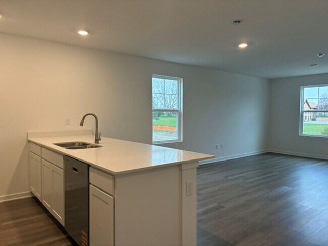 Building Photo - Brand New 3 Bedroom - 2.5 Bath Condo in Union Grove