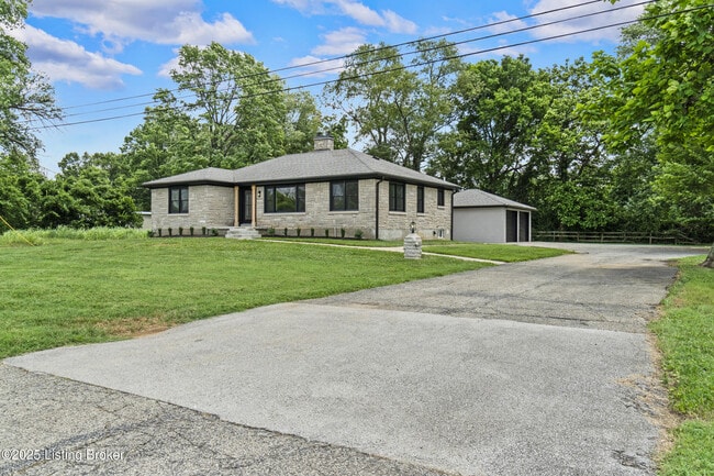 Building Photo - 8002 Watterson Trail