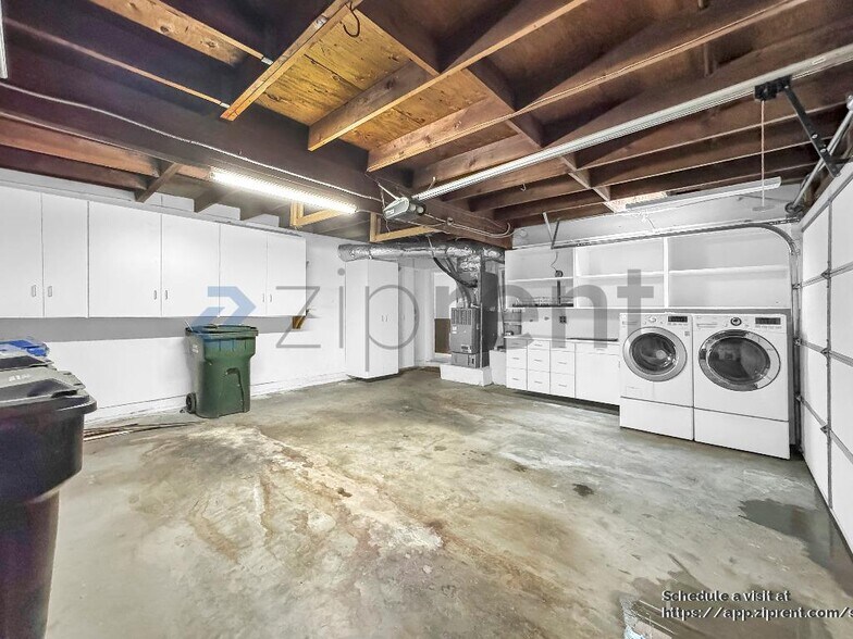 Building Photo - 12646 Beach St