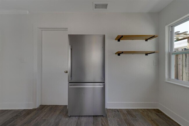 Building Photo - 315 82nd Ave