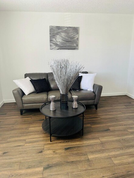 Building Photo - 4444 N 7th Ave