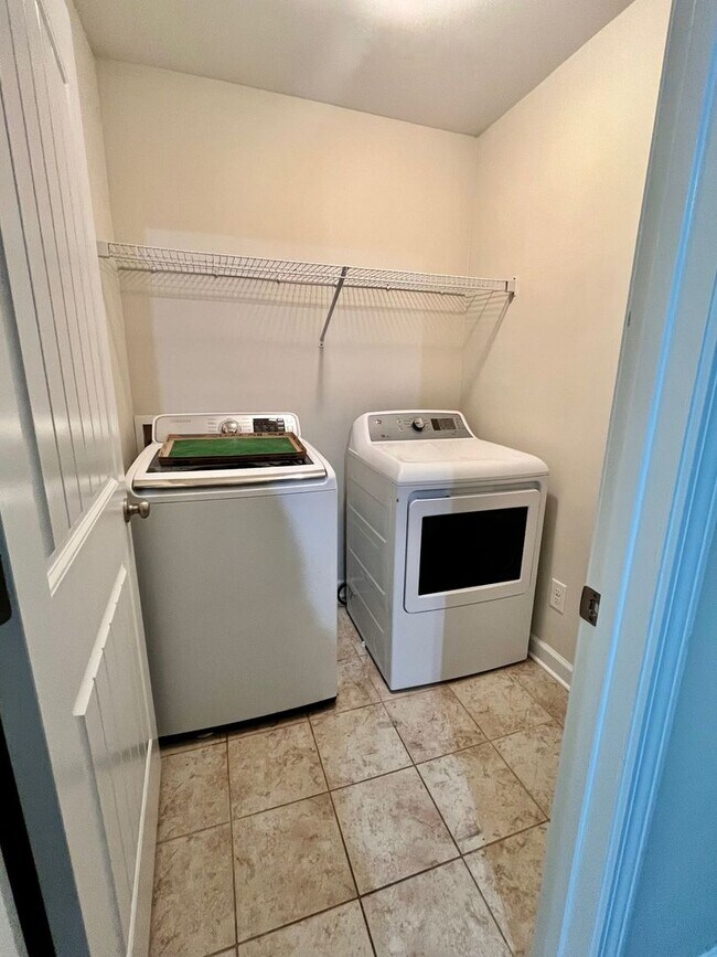 Building Photo - 3Bedroom Avail in Carolina Plantation!