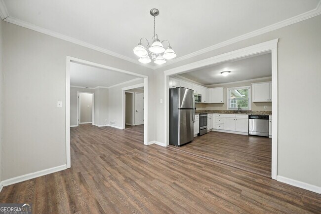 Building Photo - 2493 Miriam Ln