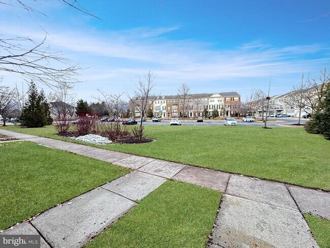 Building Photo - 44259 Huron Terrace