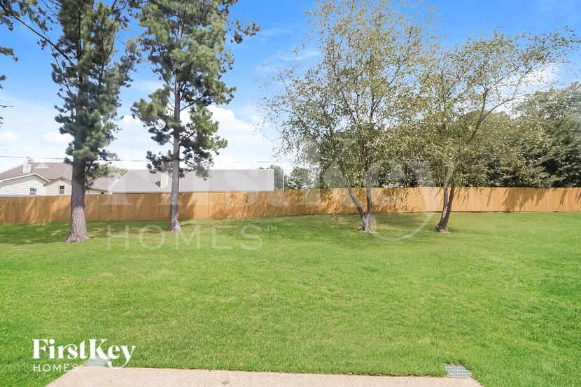 Building Photo - 594 Featherwind Cove N