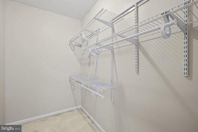 Building Photo - 262 Crescent Dr