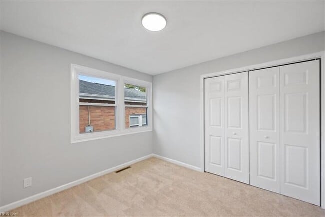 Building Photo - 2810 Roanoke Ave